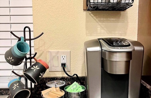 Boulder City House | Boulder Pool House, free WI-FI, sleeps 8