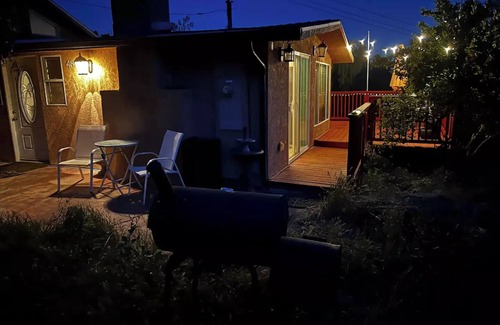 Canoga Park House | Boulders Views,Patio, peaceful No taxes added arean