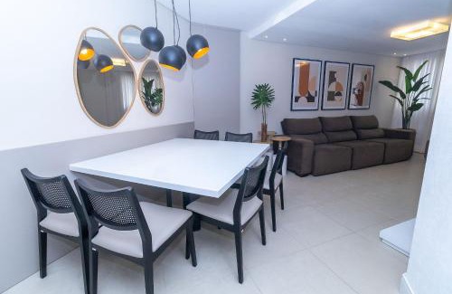 Centro Apartment | Boulevard 222D - Excelente apartamento em condomínio de luxo no centro de Bombinhas - Piscina - Jacuzzi - Academia - Portaria 24h - (Consultar serviços de roupa de cama e banho)