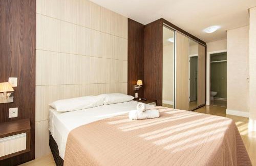 Centro Apartment | Boulevard 224D - Excelente apartamento em condomínio de luxo no centro de Bombinhas - Piscina - Jacuzzi - Academia - Portaria 24h.