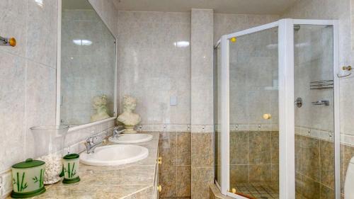 Margate Beach Apartment | Boulevard Bonanza by Top Destinations Rentals