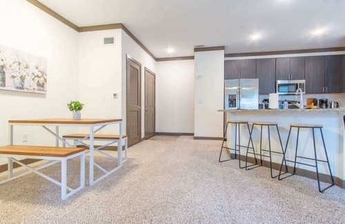 Middletown Apartment | Boulevard Stays Charming 2BR Retreat Pool, Parking, Gym