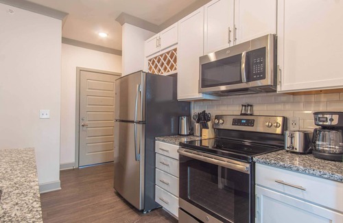 Buechel Apartment | Boulevard Stays Comfy 1BR Haven Pool, Free Parking & Cozy Details