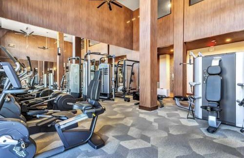 Richardson Apartment | Boulevard Stays Dashing 1BR Suite Pool Parking Gym C