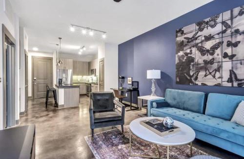 Richardson Apartment | Boulevard Stays Elegant 1BR Pool Gym Parking