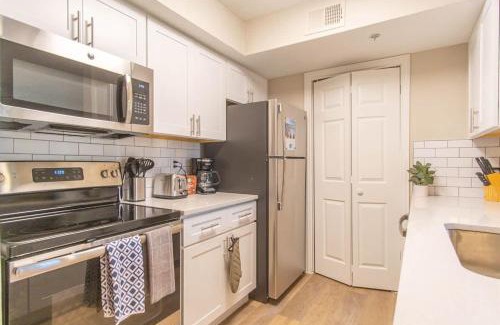 North Arlington Apartment | Boulevard Stays Luxury 1BR King Suite Parking Pool