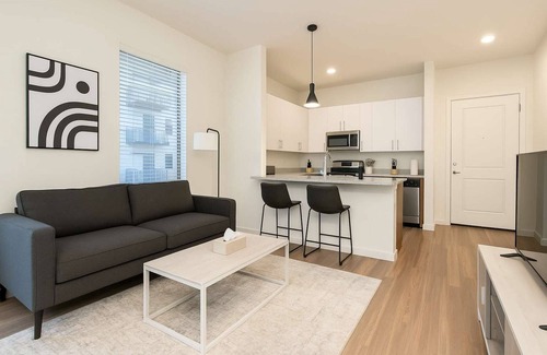 Tempe Apartment | Boulevard Stays Modern Tempe 1BR ASU Pool, Gym 10
