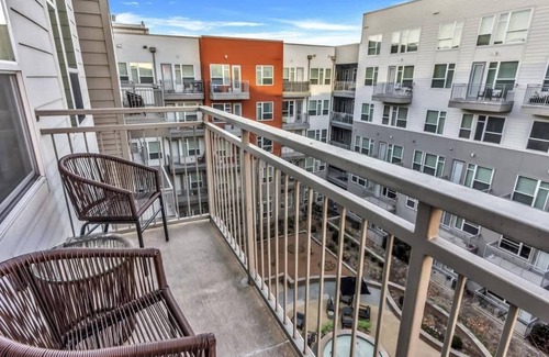 Richardson Apartment | Boulevard Stays Roomy 3BR Stay Pool, Parking, Fitness B