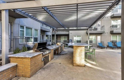 Richardson Apartment | Boulevard Stays Roomy 3BR Stay Pool, Parking, Fitness B