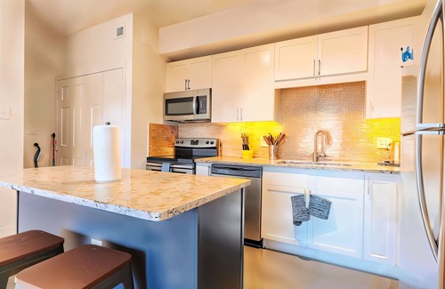Irving Apartment | Boulevard Stays Spacious 1BR King Suite Pool, Gym Access & Free Parking