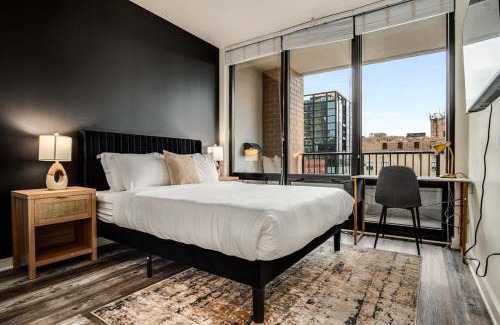 Near North Side Apartment | Boulevard Stays Walk Everywhere 5 mins to Magnificent Mile River North 04