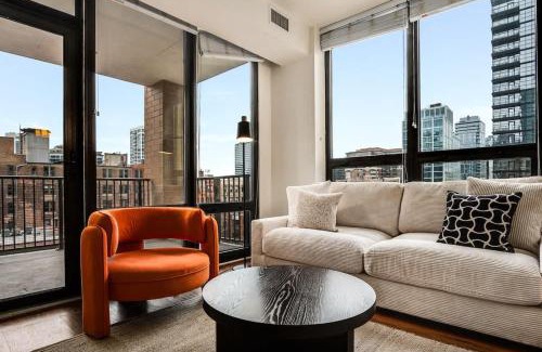 Near North Side Apartment | Boulevard Stays Walk Everywhere 5 mins to Magnificent Mile River North 05
