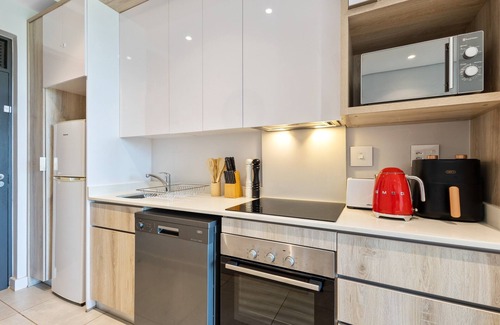 Umhlali Apartment | Boulevard Suites Studio - Rooftop Pool - BBQ
