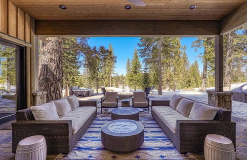 Ponderosa Palisades House | Bound to Impress. Private Hot Tub, Golf Access & Exclusive Club Amenities!