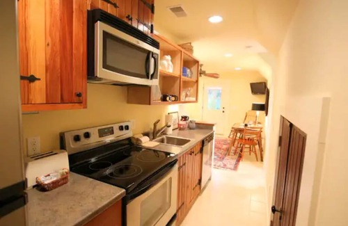 Olde Town Apartment | Boundary Street Getaway!