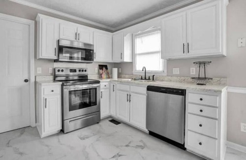 Fayetteville House | Bountiful Barley Travel Home