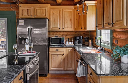 Nazareth Cabin | Bourbon Country Cabin - Game Room, Fire Pit, and Hot Tub