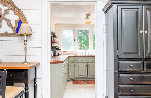 Chaplin Other | Bourbon Country Cottage on a flower farm with cattle, horses & spectacular views