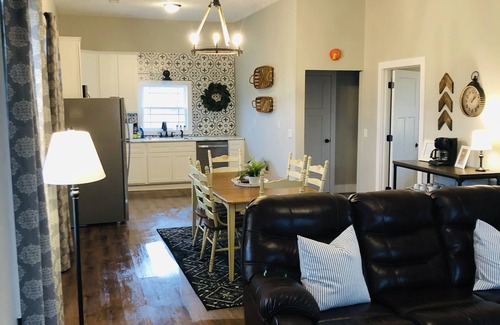 Mount Eden Cottage | Bourbon Country Cottage Newly renovated in the country with amazing views