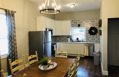 Mount Eden Cottage | Bourbon Country Cottage Newly renovated in the country with amazing views