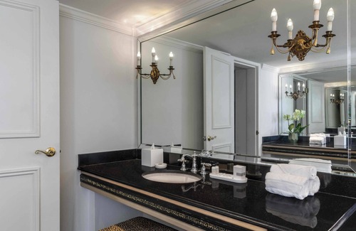 French Quarter Hotel | Bourbon Orleans Hotel
