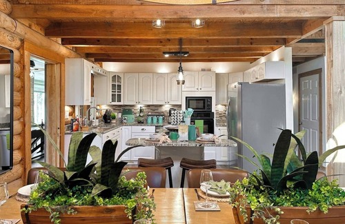 Willisburg Cabin | Bourbon Trail Log Cabin w/Pond*Hot Tub & Speakeasy