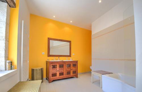 Bourdeilles Apartment | Bourdeilles Sunlight