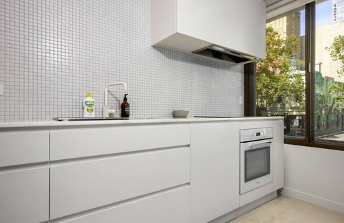 Chinatown Apartment | Bourke Street Urban Retreat