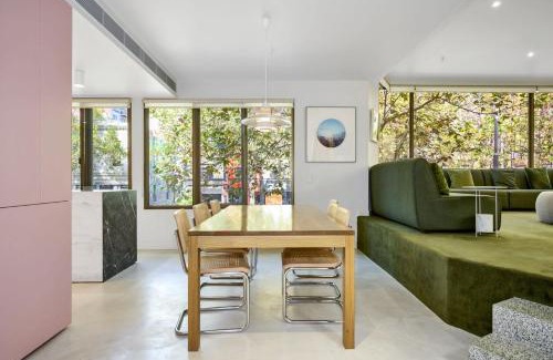 Chinatown Apartment | Bourke Street Urban Retreat