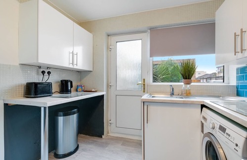 South Ruislip Apartment | Bourne Court Attractive 1 Bedroom Apt by Mdps