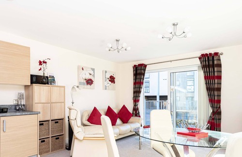 Southbourne Apartment | Bournecoast: Modern apartment with two balconies close to sandy beaches - FM9632