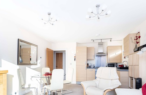 Southbourne Apartment | Bournecoast: Modern apartment with two balconies close to sandy beaches - FM9632