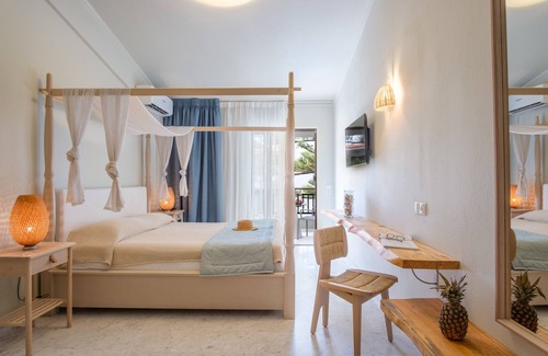 Skiathos Town Hotel | Bourtzi Hotel