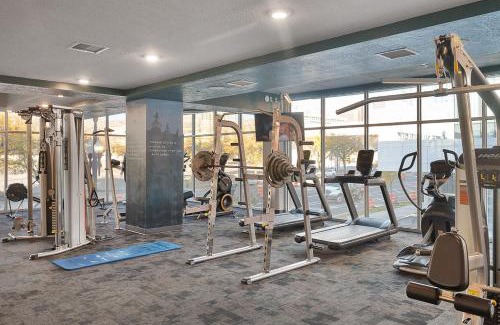 Rio Grande Apartment | Boutique 1BR near Convention Center - Pool,Htub,Gym