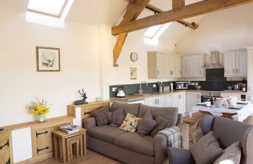 Monmouth Cottage | Boutique 2-bedroom cottage with stunning countryside views and hot tub