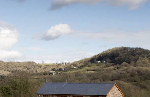 Monmouth Cottage | Boutique 2-bedroom cottage with stunning countryside views and hot tub
