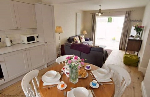 Winchester Apartment | Boutique 2 Bedroom (Sleep 5) Cottage Nr Winchester
