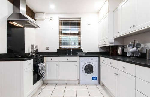 Leamington Spa Apartment | Boutique 3 Bedroom in Central Leamington