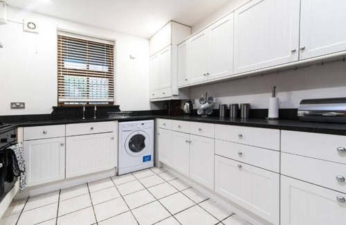 Leamington Spa Apartment | Boutique 3 Bedroom in Central Leamington
