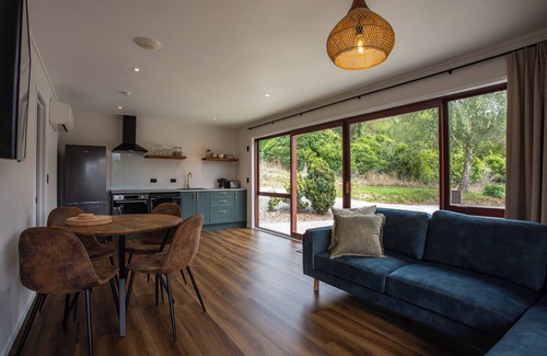 Woodstock Cottage | Boutique accommodation in the Motueka Valley