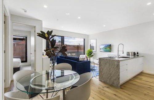 Carnegie Apartment | Boutique apartment in quiet, sought-after suburb