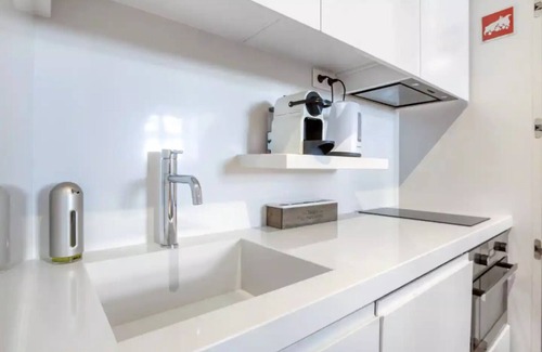 Santos Apartment | Boutique Apartment in the Heart of Lisbon.lemonn J