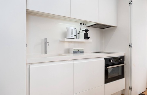 Sao Bento Apartment | Boutique Apartment in the Heart of Lisbon.lemonn C