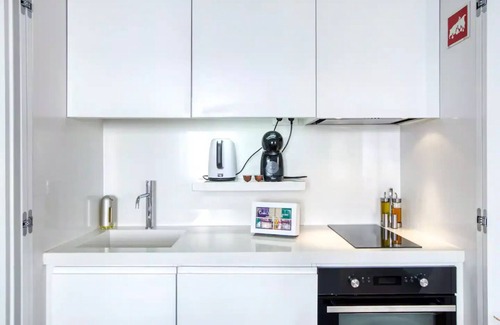 Sao Bento Apartment | Boutique Apartment in the Heart of Lisbon.lemonn C