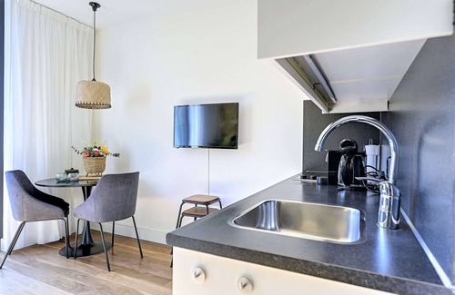 Bergen Apartment | Boutique Apartments Bergen "Green" with sunny private terrace, courtyard