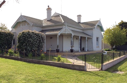 Tatiara House | Boutique B&B in the heart of town