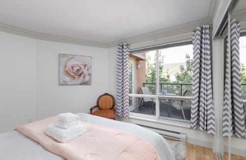 Kitsilano Apartment | Boutique Beach Apartment