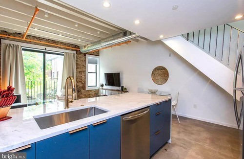 Washington Square West Condo | Boutique Bi-Level Penthouse Loft - Washington Sq West