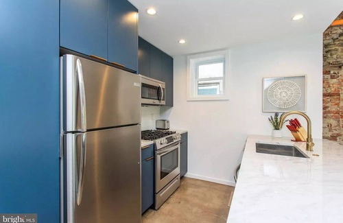 Washington Square West Condo | Boutique Bi-Level Penthouse Loft - Washington Sq West