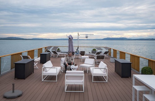 Bas-Vully Boat Rental | Boutique Boat Hotel Attila